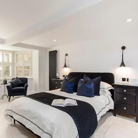 Kist Accommodates - The Stray Nook Apartamento