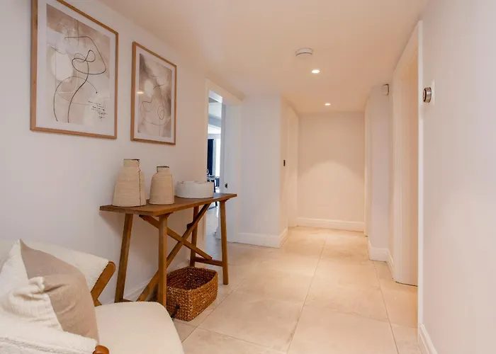 Apartment Kist Accommodates - The Stray Nook